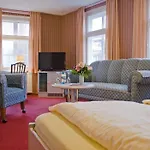 Busch Szálloda 3*