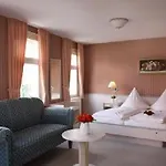Busch Szálloda 3*